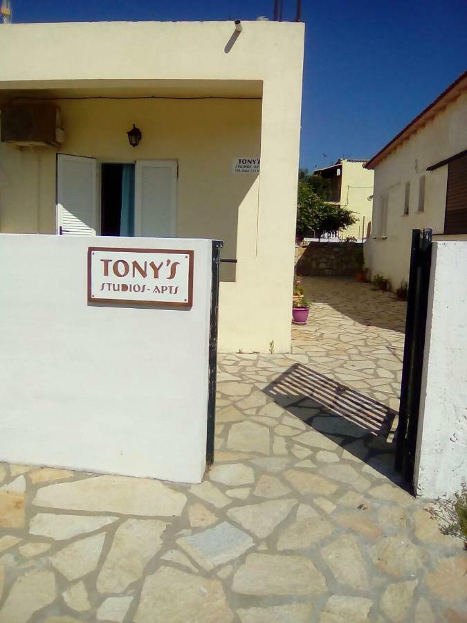 Tony'S Apartments Agios Georgios  Exterior foto